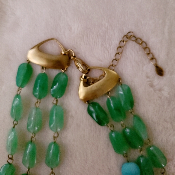 👀50% OFF👀📿 NIB‼️Beautiful Faux Turquoise & Green Glass Bead 3-strand Necklace - Picture 5 of 5